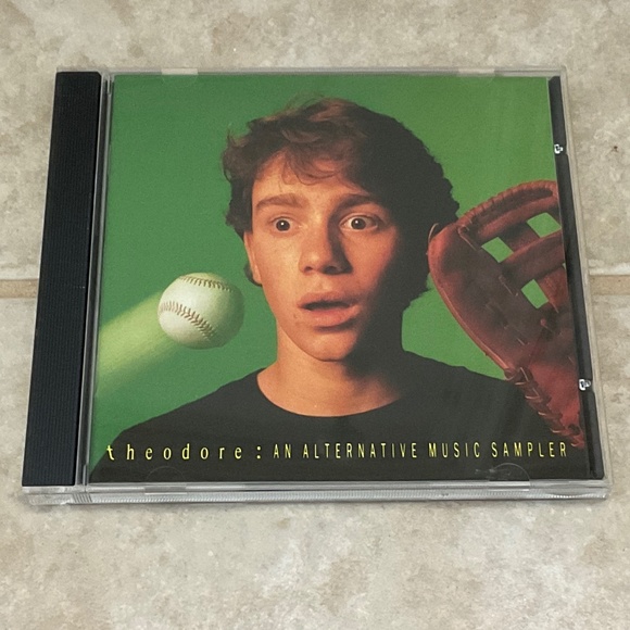 CD Theodore: An Alternative Music Sampler - Picture 1 of 5